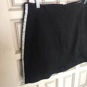 Tinseltown SzXL Straight Black MiniSkirt Stretch Silver Glitter Side Stripe CUTE